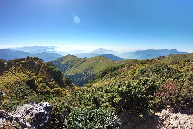 2-Day Private Tour to Sun Moon Lake and Mount Hehuan - Hotel pickup, private vehicle, and how that changes your day