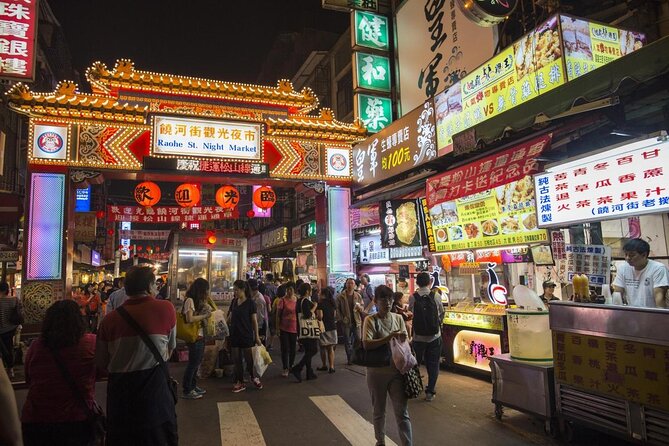 2-hr Raohe Night Market Walking Private Tour with a Tour Guide - Raohe Night Market in 2 Hours, Why the Timing Works