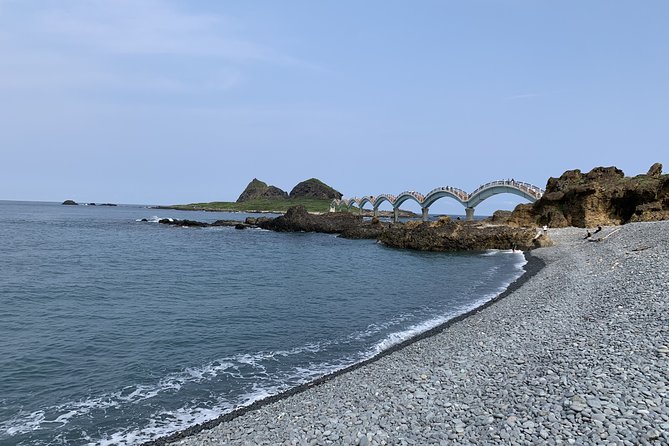 5-Day Round Taiwan Charter Car Tour - Day 4: Taitung to Hualien, East Coast geology plus fish-feeding fun