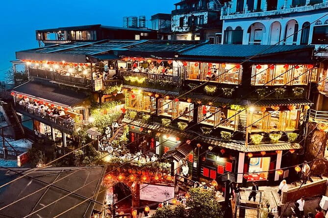 7-Hour Join tour - Jiufen Village & Shifen Town - Stop 2: Shifen Waterfall, Where Mist Makes It Feel Magical