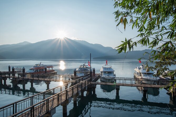 8-Day Around Taiwan Private Tour - Private driver, bilingual guide, and a plan that saves your energy