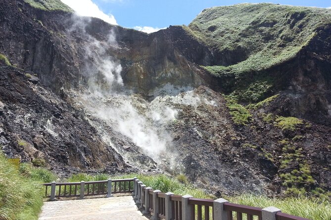 Beitou and Yangmingshan Day Tour from Taipei - Quick hits before you go