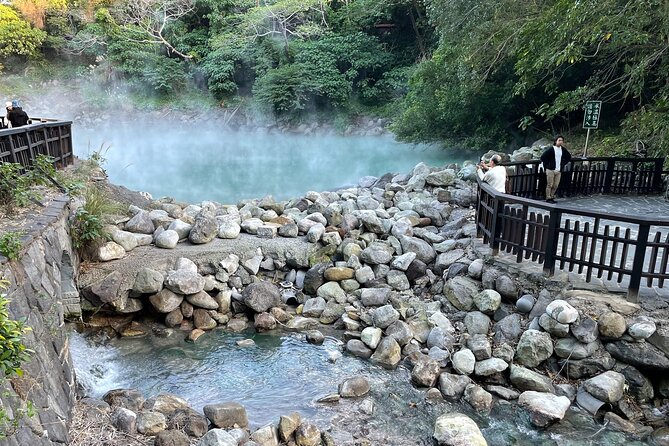 Beitou and Yangmingshan Day Tour from Taipei - Yang-Ming Shu-Wu Mansion: Chiang Kai-shek, old forest edges, and quiet grounds
