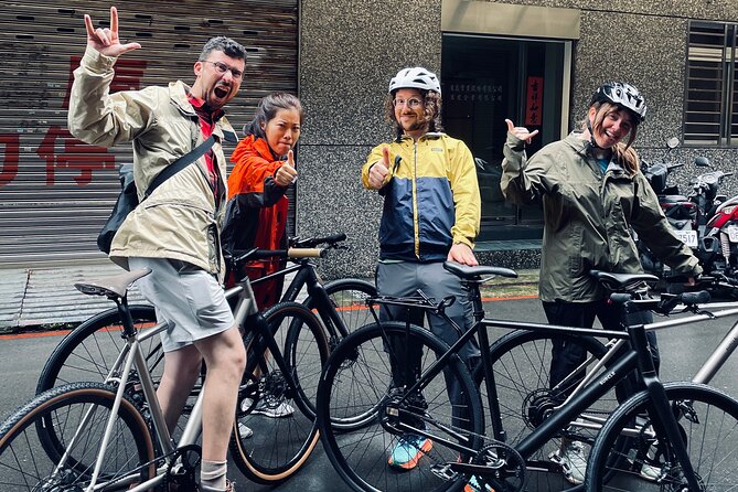 Best E-bike Cycling Tour in Taipei - Includes Local Food & Drinks - Coffee on Sanmin Road: roaster tasting and a certified judge