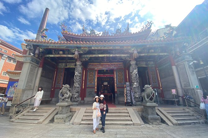 Food and Culture Walking Tour in Tainan - Shuixian Gong Market breakfast and the old-business temple connection