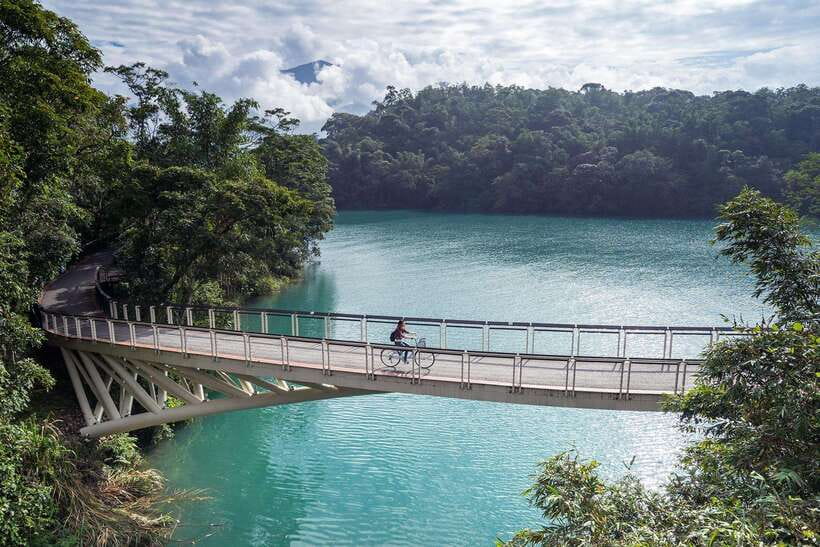 From Taipei: 1 Day Sun Moon Lake Private Tour - Sun Moon Lake in two hours: photo stops you can actually enjoy