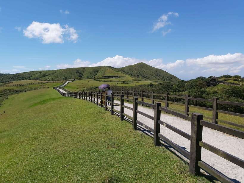 From Taipei: Beitou and Yangmingshan National Park Day Tour - A volcanic day trip that feels far from Taipei