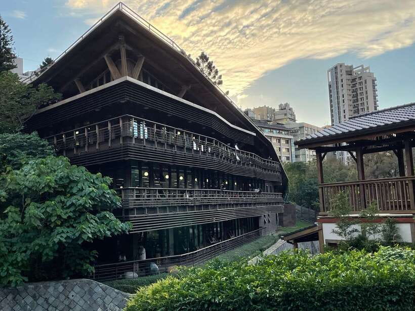 From Taipei: Beitou and Yangmingshan National Park Day Tour - Transport, timing, and value: what $65 covers