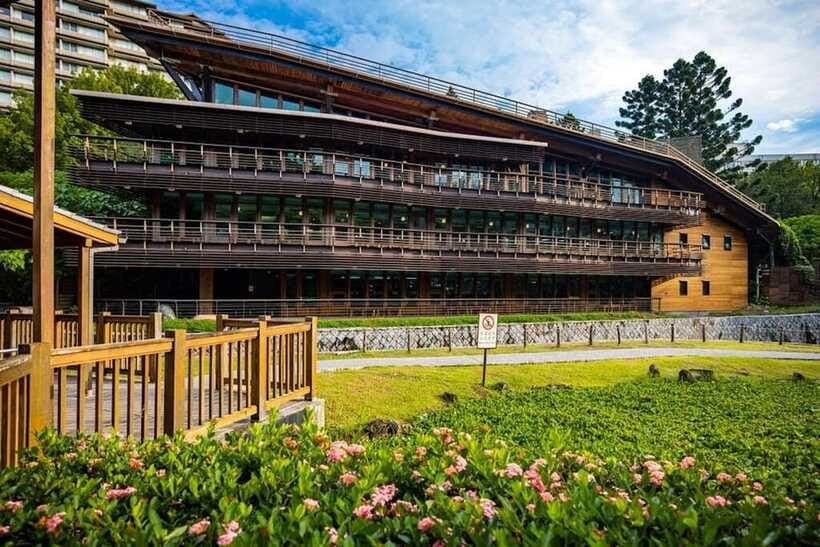 From Taipei: Beitou & Yangmingshan Private Day Tour - Yangmingshan Flower Clock: a photo stop that sets the tone