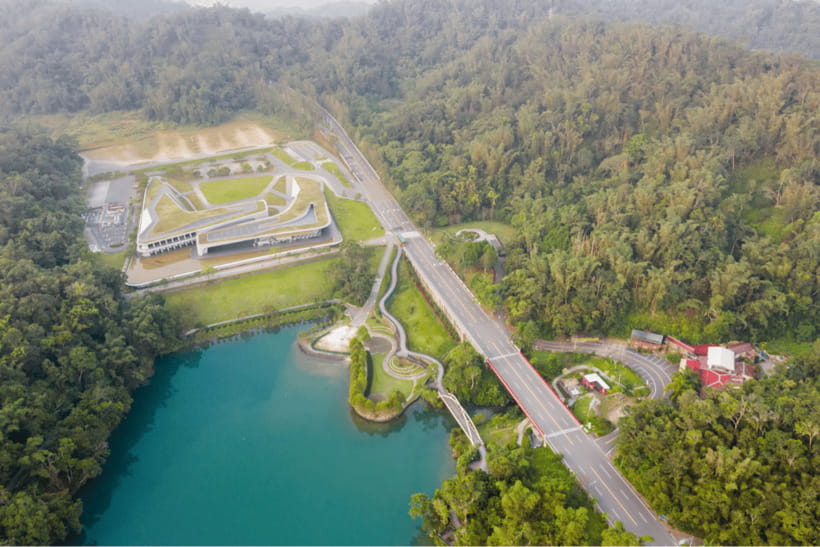 From Taipei: Nantou and Sun Moon Lake View Day Tour - Xiangshan Visitor Center: where the views make sense