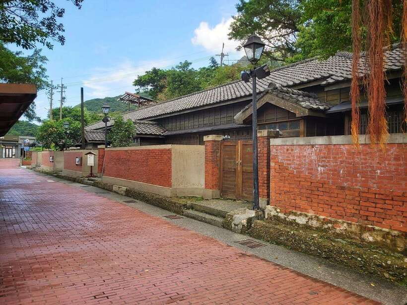 From Taipei: Old Gold Rush Town Jiufen Guided Night Tour - Getting From Taipei, Meeting Point, and Realistic Timing