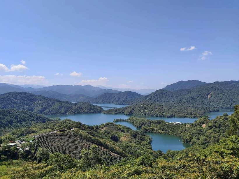 From Taipei: Pinglin Tea Culture and Maokong Guided Day Tour - One-day loop through Maokong, Shiding, and Pinglin tea country