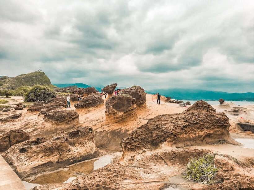 From Taipei: Private Scenic Tour to Jiufen, Yehliu & Pingxi - Shifen Waterfall: Short Walk, Big Atmosphere