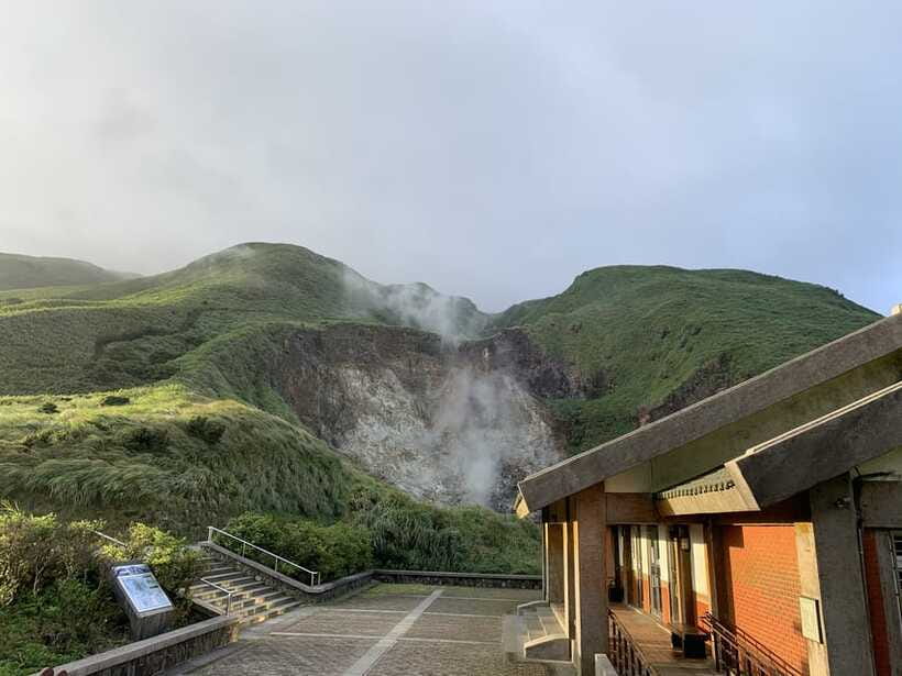 From Taipei: Private Yangmingshan Volcano and Nature Tour - What to bring, what to wear, and who this tour suits best