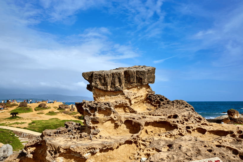 From Taipei: Shifen, Jiufen, and Yehliu Guided Day Trip - Yehliu Geopark: Queen’s Head and Real Coastline Geology