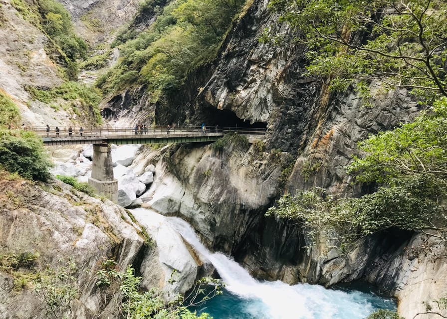 From Taipei: Taroko Gorge Private Tour - Xincheng break time and the value of a real local lunch