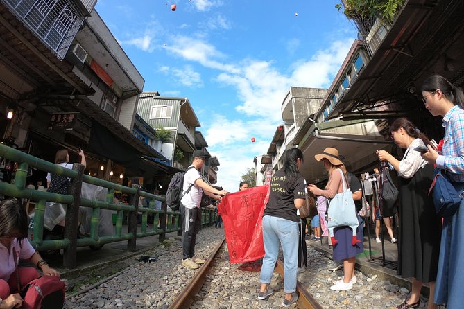 Full-Day Private Custom Keelung Shore Excursions - Who should book this Keelung shore excursion?