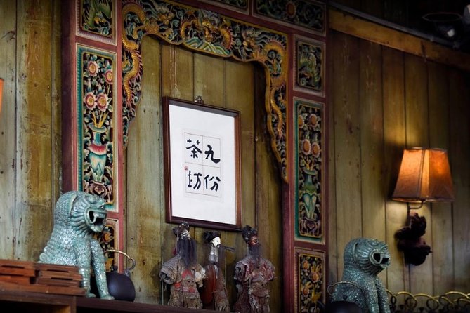 Full-Day Private Northern Taiwan Tour from Taipei with Pickup - How guides make this private tour feel truly worth the money