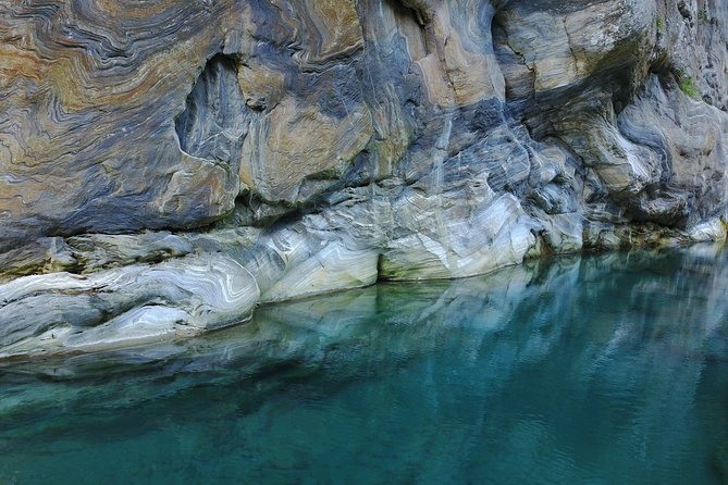 Full-Day Private Taroko National Park Tour from Hualien City - Yanzikou Trail: A Short Walk Into a Towering Marble Canyon
