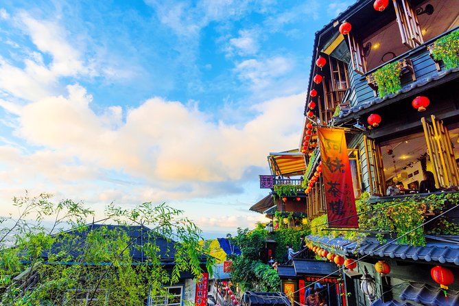 Full-Day Tour in Shifen, Jiufen & Yehliu of Taipei (Incl. ticket) - Guides and group size: why your day can feel easy