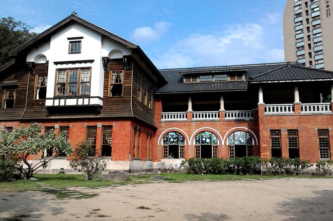 Full-day Tour in Yangmingshan & Beitou from Taipei (Small Group) - Beitou in one hour: Thermal Valley, Plum Garden, and the Library
