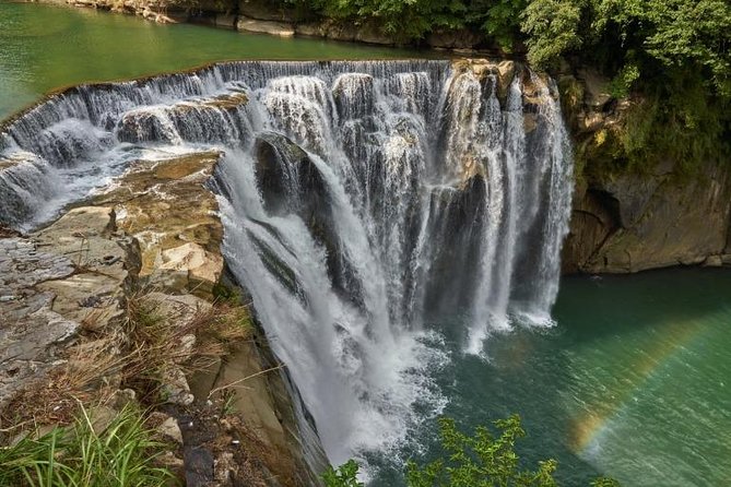 Half Day Private Tour to Jiufen, Shifen Waterfall & Pingxi Sky Lantern - Stop 5: Shifen Waterfall, the main cascade with photo time