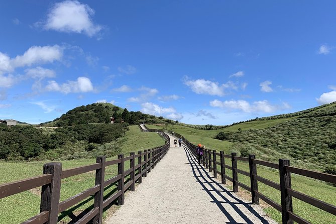 Half Day Private Tour to Yangmingshan National Park and Yehliu Geopark - Stop 4: Xiaoyoukeng Recreation Area and the Post-Volcanic Action