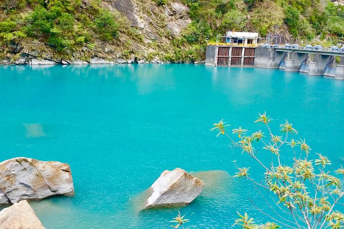 Hualien Taroko Day Tour From Ximending - Yilan Cake Factory and quick cultural time that fits