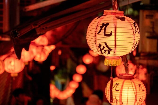 Jiufen, Shifen and Houtong Cat Village Private Tour - Shifen Old Street plus the Pingxi lantern flying at Shifen Station