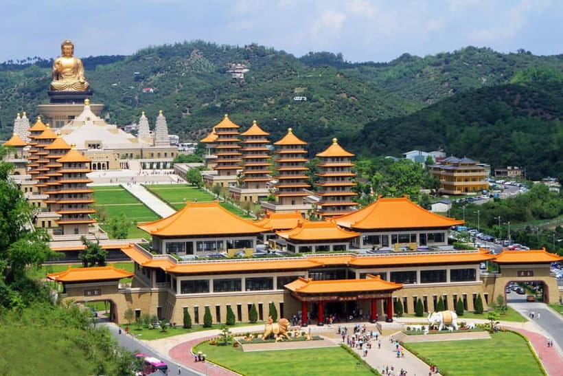 Kaohsiung: Private City Tour with Fo Guang Shan Museum - Why This Private Kaohsiung Day Works So Well