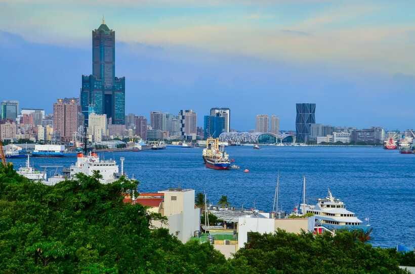 Kaohsiung: Private Walking Tour with a Local - Small-group privacy: up to 6 participants, guide attention stays personal