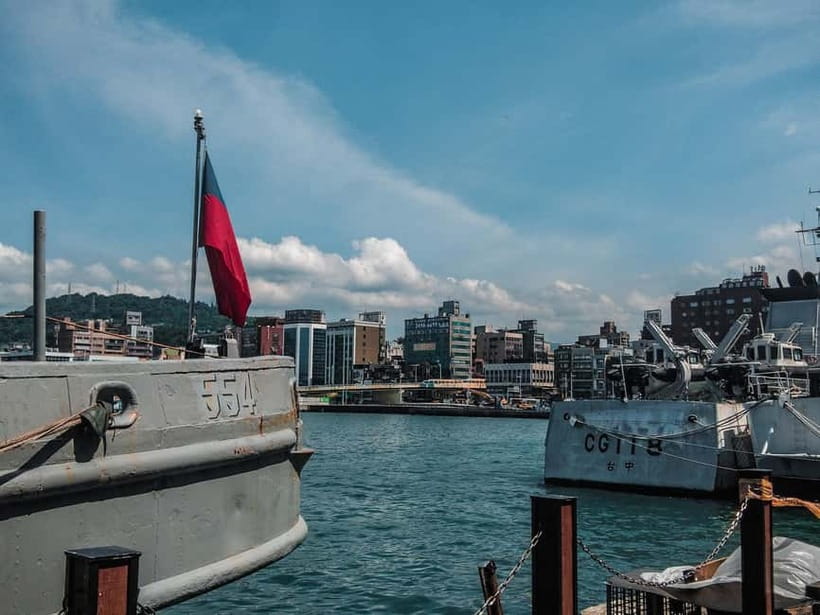Keelung: Guided Walking Tour with Snacks and Drink - Keelung port life in 3 hours: what this walk gives you