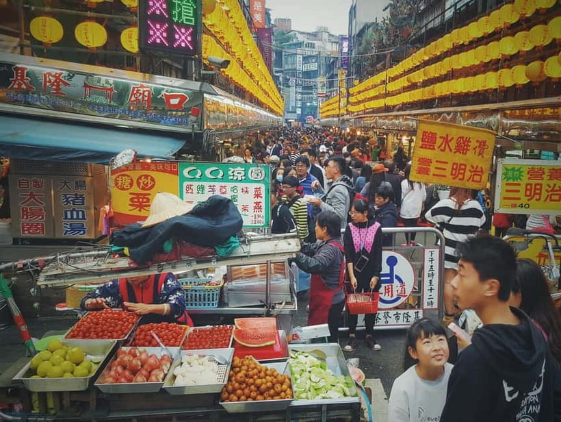 Keelung: Guided Walking Tour with Snacks and Drink - Herb Alley and Ren’ai Day Market: smells, snacks, and how people shop