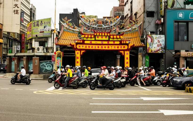 Keelung: Guided Walking Tour with Snacks and Drink - Snacks, drink, and the Keelung For A Walk map: value beyond the headline price