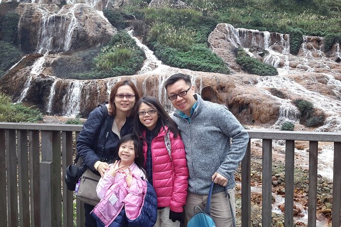 Keelung port pick up day tour ( private group) - How Guides Change the Day: Driver Support vs Full Storytelling