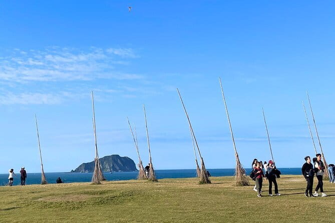 Northeast Coast Instagram Photo Tour in Keelung & New Taipei - Bitou Cape Park: lighthouse cliffs and the best coastal angles