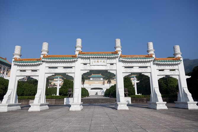 One-Day Historical and Heritage Tour in Taipei - Longshan Temple: Wanhua’s living faith in plain sight
