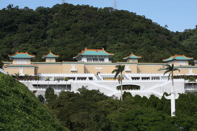 One-Day Historical and Heritage Tour in Taipei - National Palace Museum: what 2 hours can realistically do