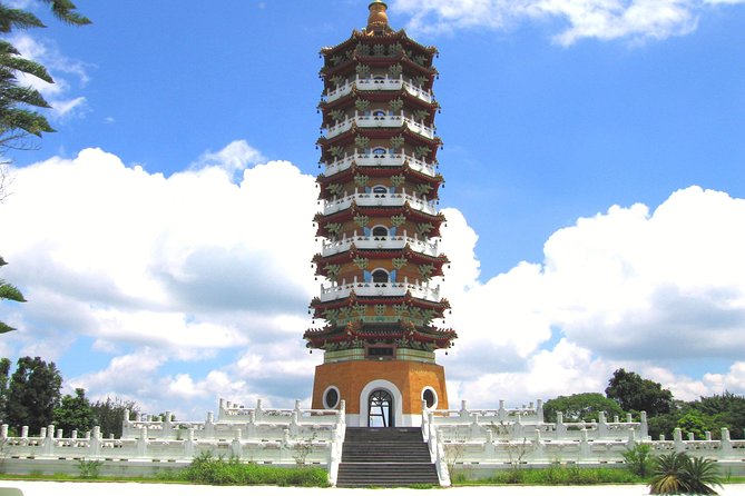 Private 4-Day Central & Southern Taiwan Tour (Sun Moon Lake, Kaohsiung, Kenting) - Day 2 in Lukang: where old streets and temple detail matter