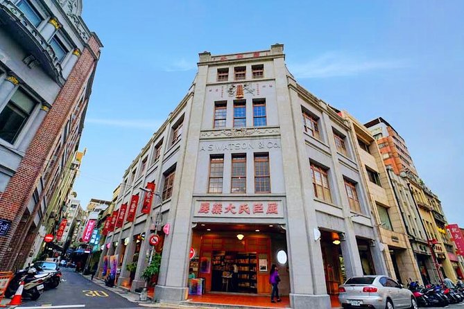 [private] 8-Hour Customize Your Amazing Private Taipei Day Tour - Longshan Temple: culture stop with built-in context