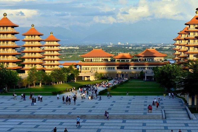 Private Classic Kaohsiung Day Tour - Guides: what makes the difference between good and great