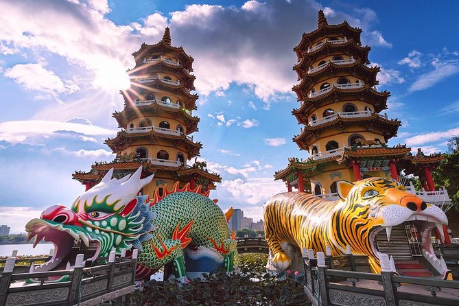 Private Custom Kaohsiung Day Tour - Fo Guang Shan Buddha Museum: pagodas first, then the Buddha Tooth Relic