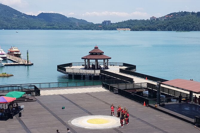 Private Day tour to Sun Moon Lake from Taipei - Private guide perks that actually matter