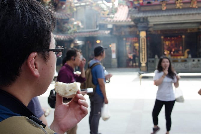 Private Keelung Food Tour with Local Markets & Tastings - Ren’ai bakery and store tastings, plus the bubble tea finish