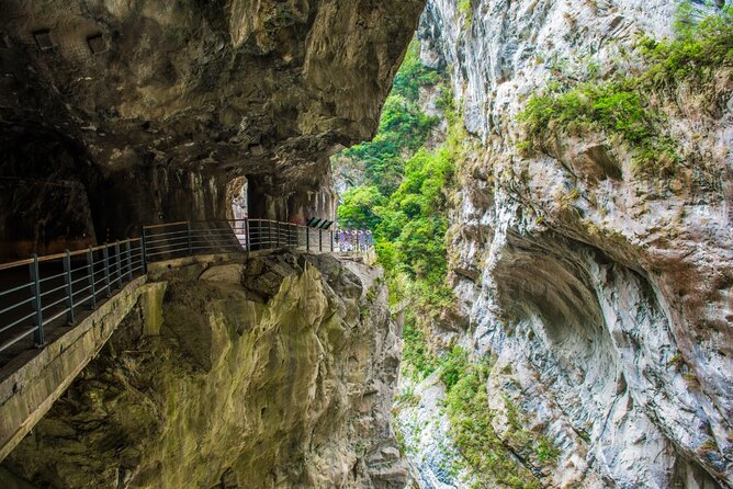 【Private】Taroko National Park (Pickup from Taipei/Yilan/Hualien) - Buluowan: bridges, terraces, and the sense of a lived-in gorge