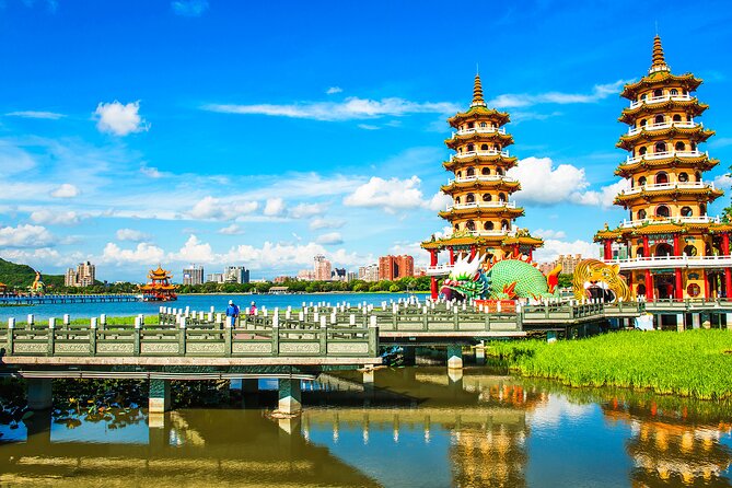 Private Tour Shore Excursion in Kaohsiung City - Stop 3: Formosa Boulevard Station and the Dome of Light photo moment