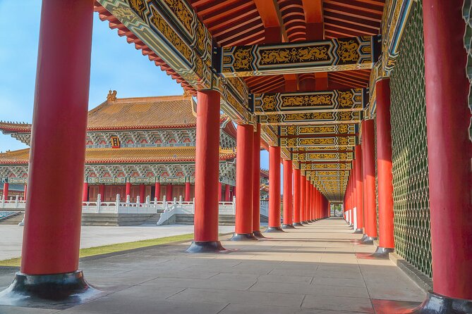 Private Tour Shore Excursion in Kaohsiung City - Stop 1: Lotus Pond temples, pagodas, and dragon sculptures in 90 minutes