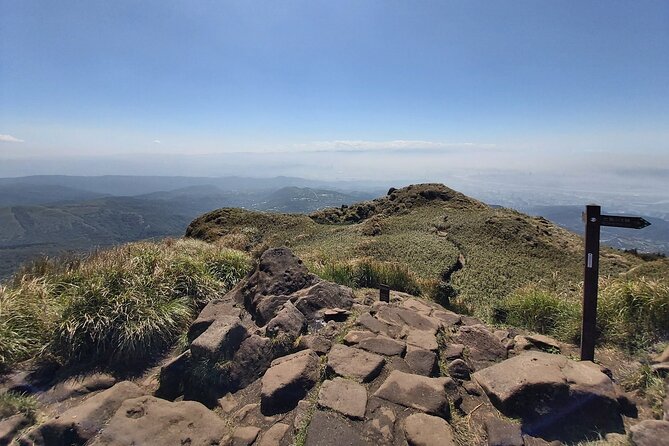 Private Yangmingshan National Park Hiking Day Tour from Taipei - Yangmingshan National Park: Taipei’s quickest mountain reset