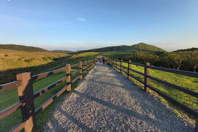 Private Yangmingshan National Park Hiking Day Tour from Taipei - Volcanic terrain at Xiaoyoukeng and Lengshuikeng