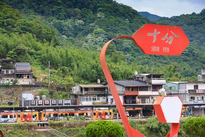 [Private] Yehliu, Jiufen & Shifen from Taipei with Pickup - Jiufen Old Street: Gold-Mining Atmosphere on Cobblestones